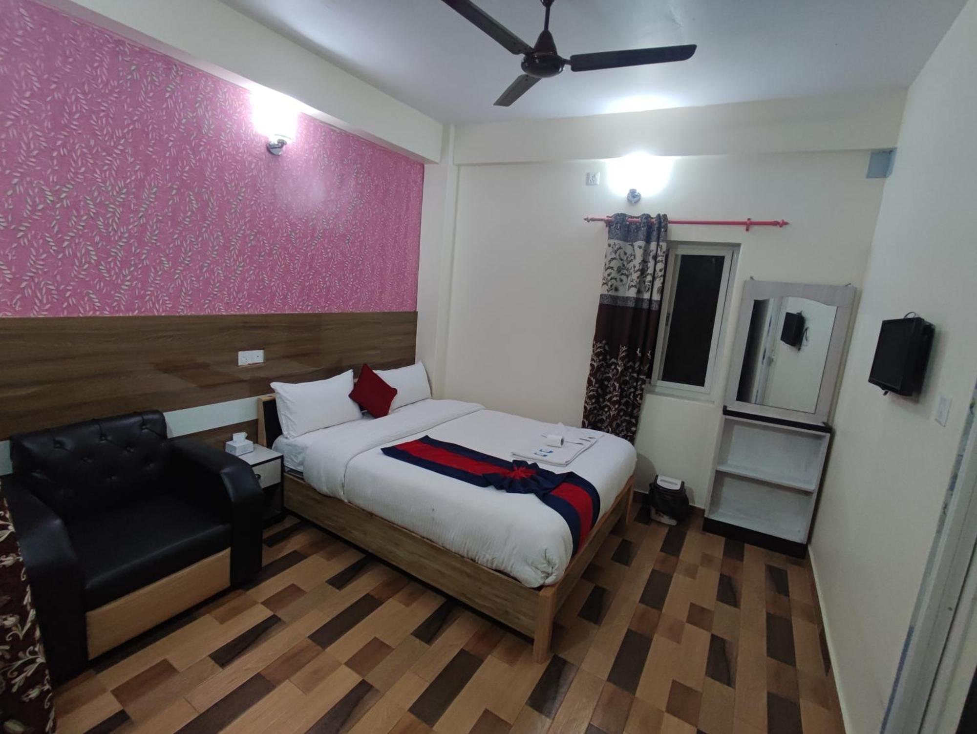 Hotel Kajiinn Pokhara Eksteriør billede