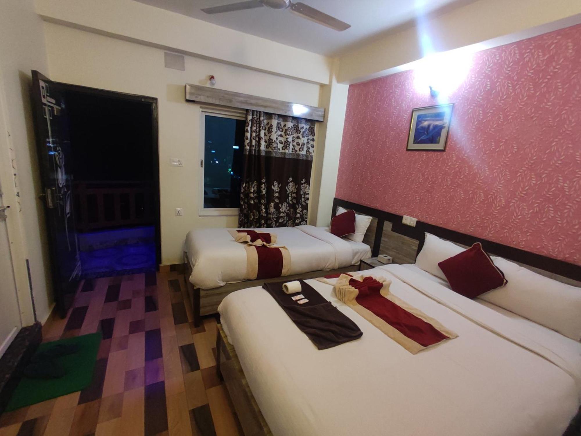 Hotel Kajiinn Pokhara Eksteriør billede