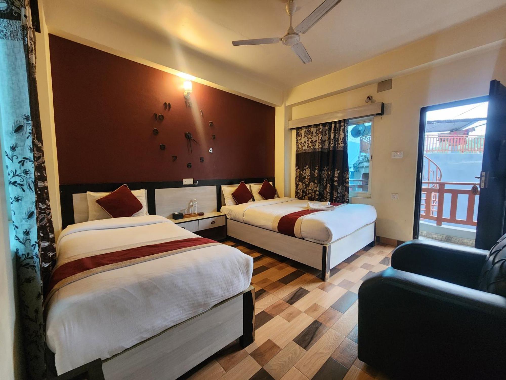 Hotel Kajiinn Pokhara Eksteriør billede
